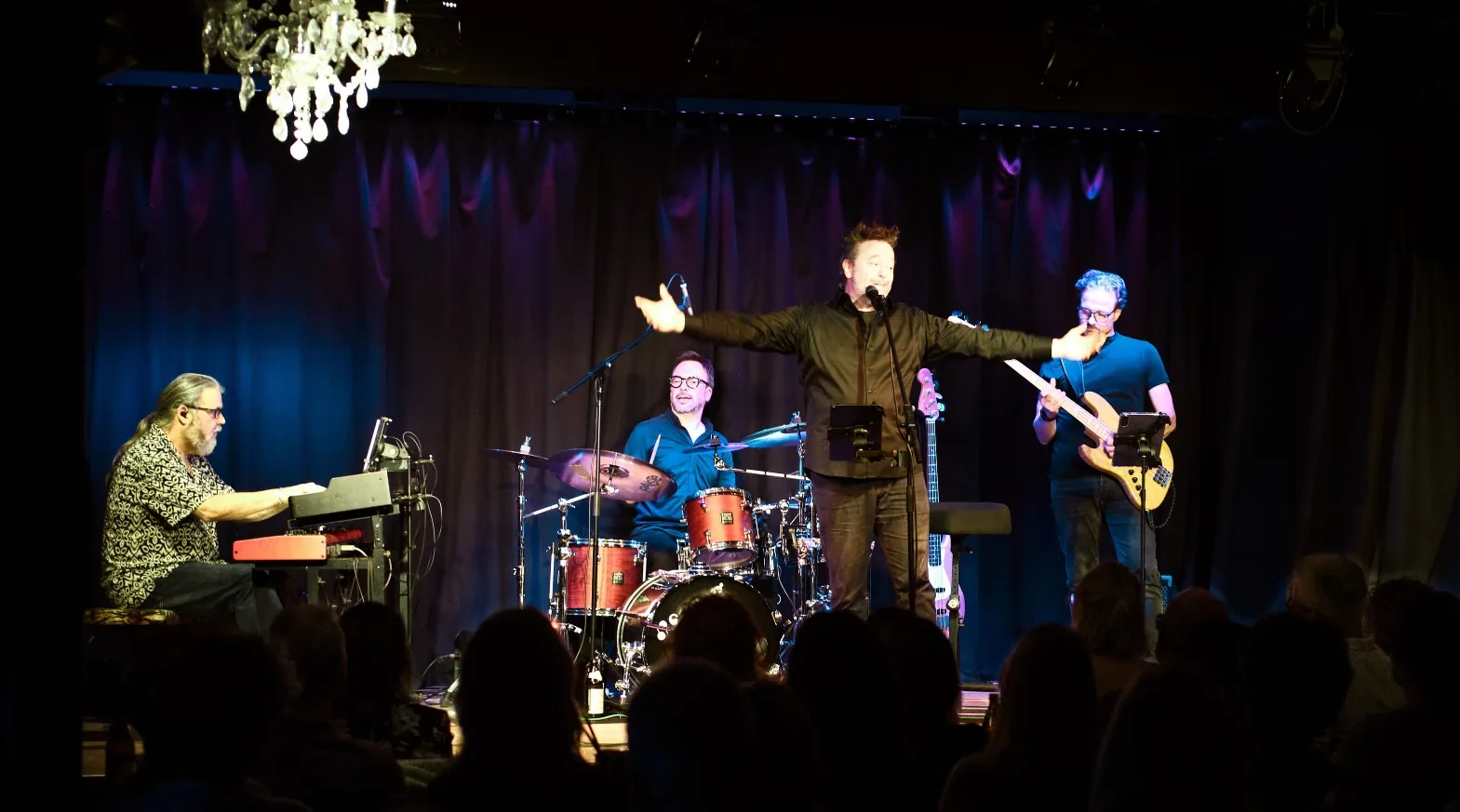 UI•IO Band mit Alex Teubner live auf der Bühne